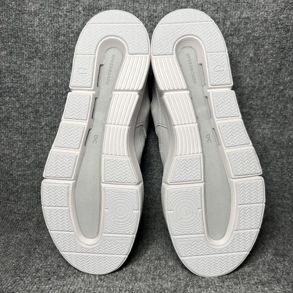 On Running THE ROGER Clubhouse Shoes Mens Size 9.5 Gray White CloudTec Tennis - Picture 7 of 9